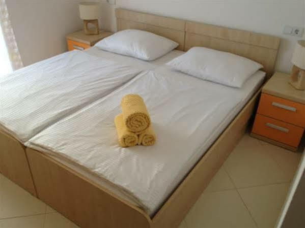 Apartments Villa Amalia Omiš Kültér fotó